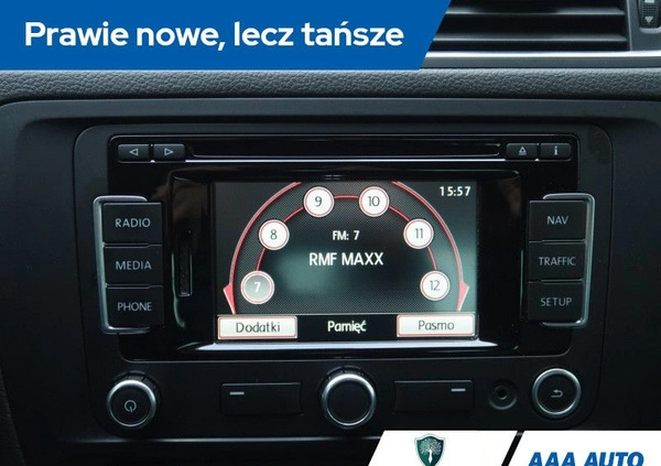 Volkswagen Jetta cena 40000 przebieg: 121094, rok produkcji 2013 z Działoszyn małe 326